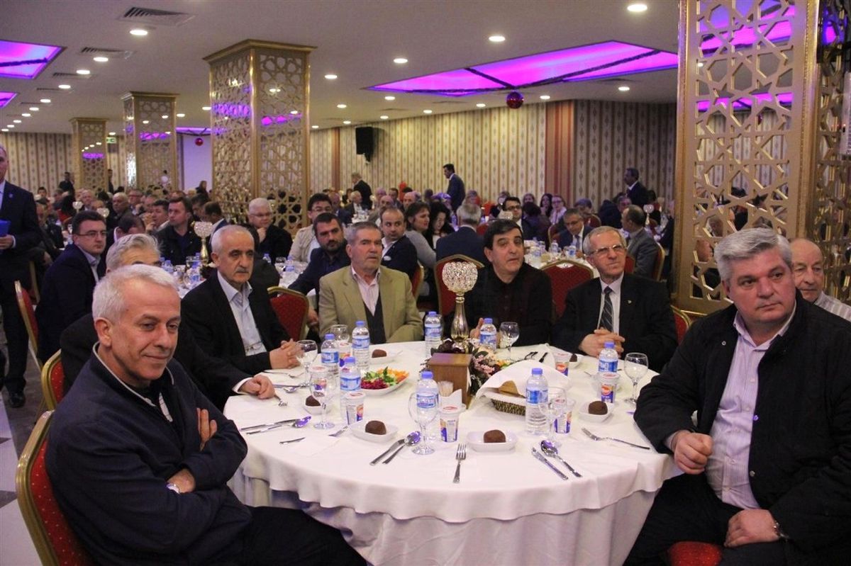 Bakan Müezzinoğlu\'ndan Komşulara \'Dostluk\' Çağrısı