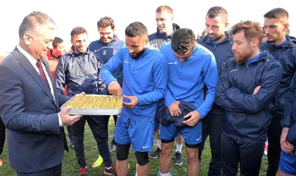 Balıkesirspor\'a Vali Yazıcı\'dan Moral