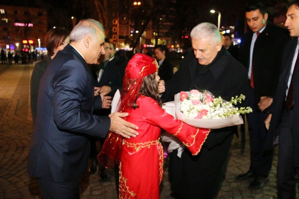 Başbakan Yıldırım: "Terör Konusunda Çifte Standardı Bırakmak Lazım"