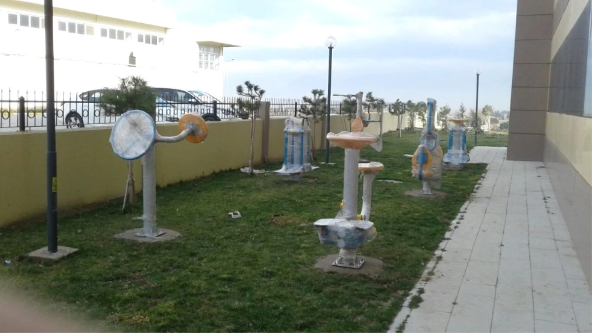Burhaniye Belediyesi\'nden Öğrenci Yurtlarına Spor Aletleri