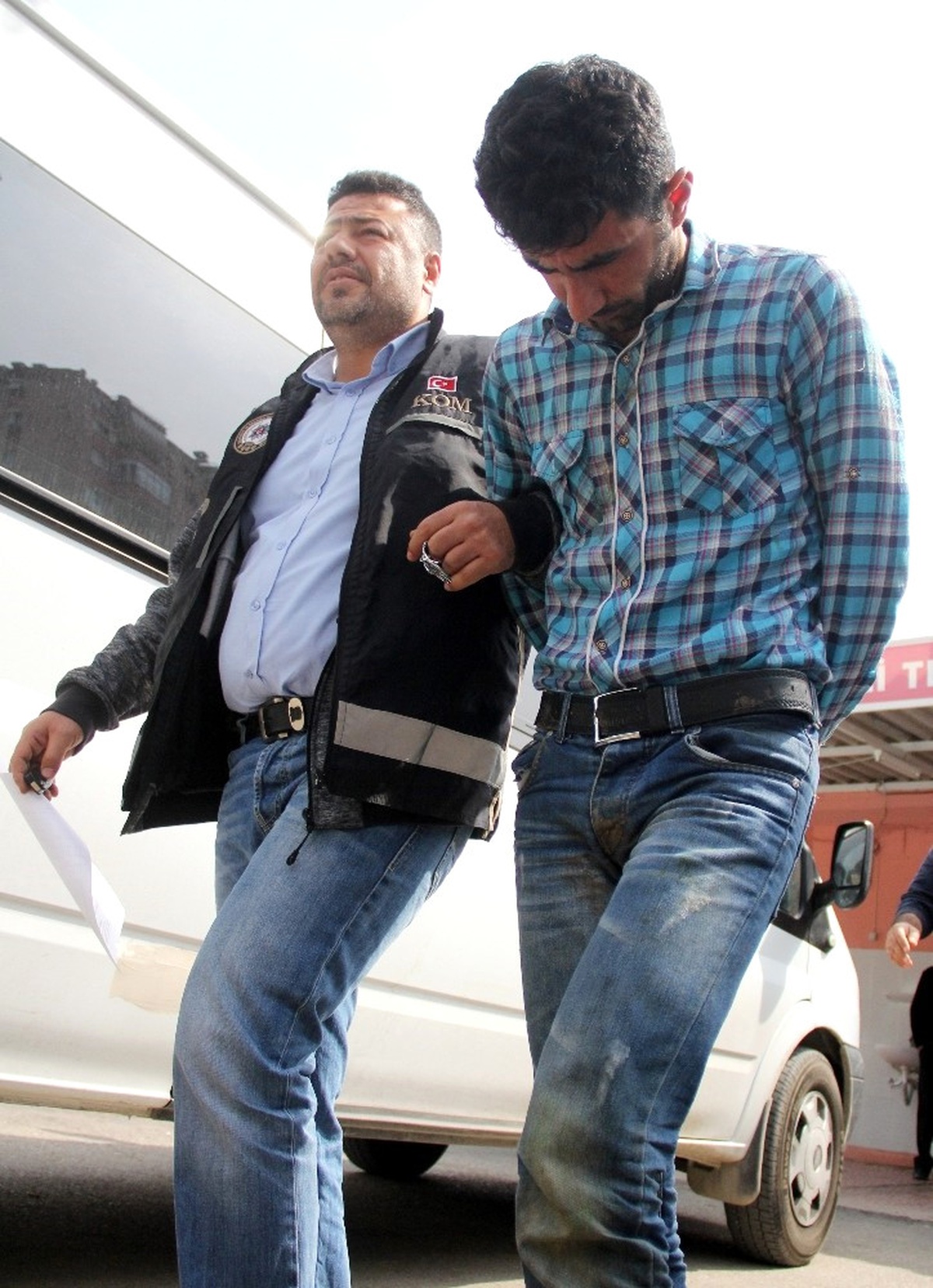 Cezaevi Firarisi Portakal Bahçesinde Yakalandı