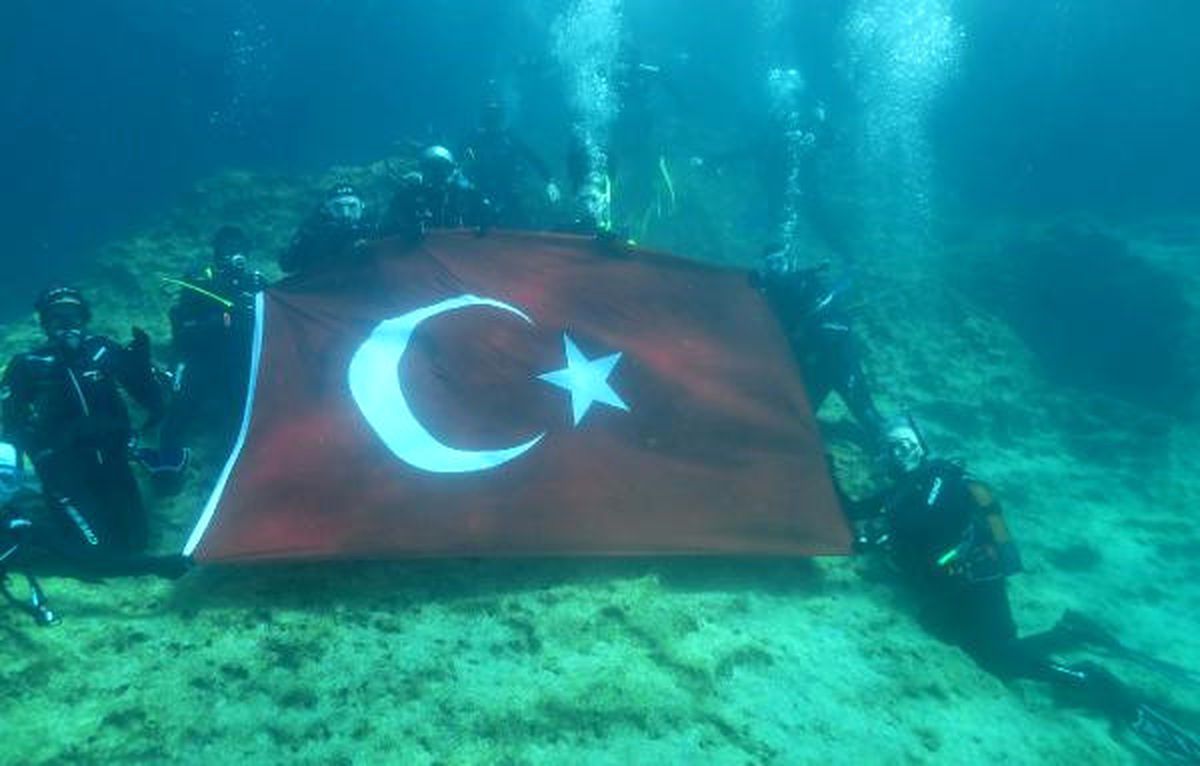 Dalış Sezonunu Şehitleri Anarak Açtılar