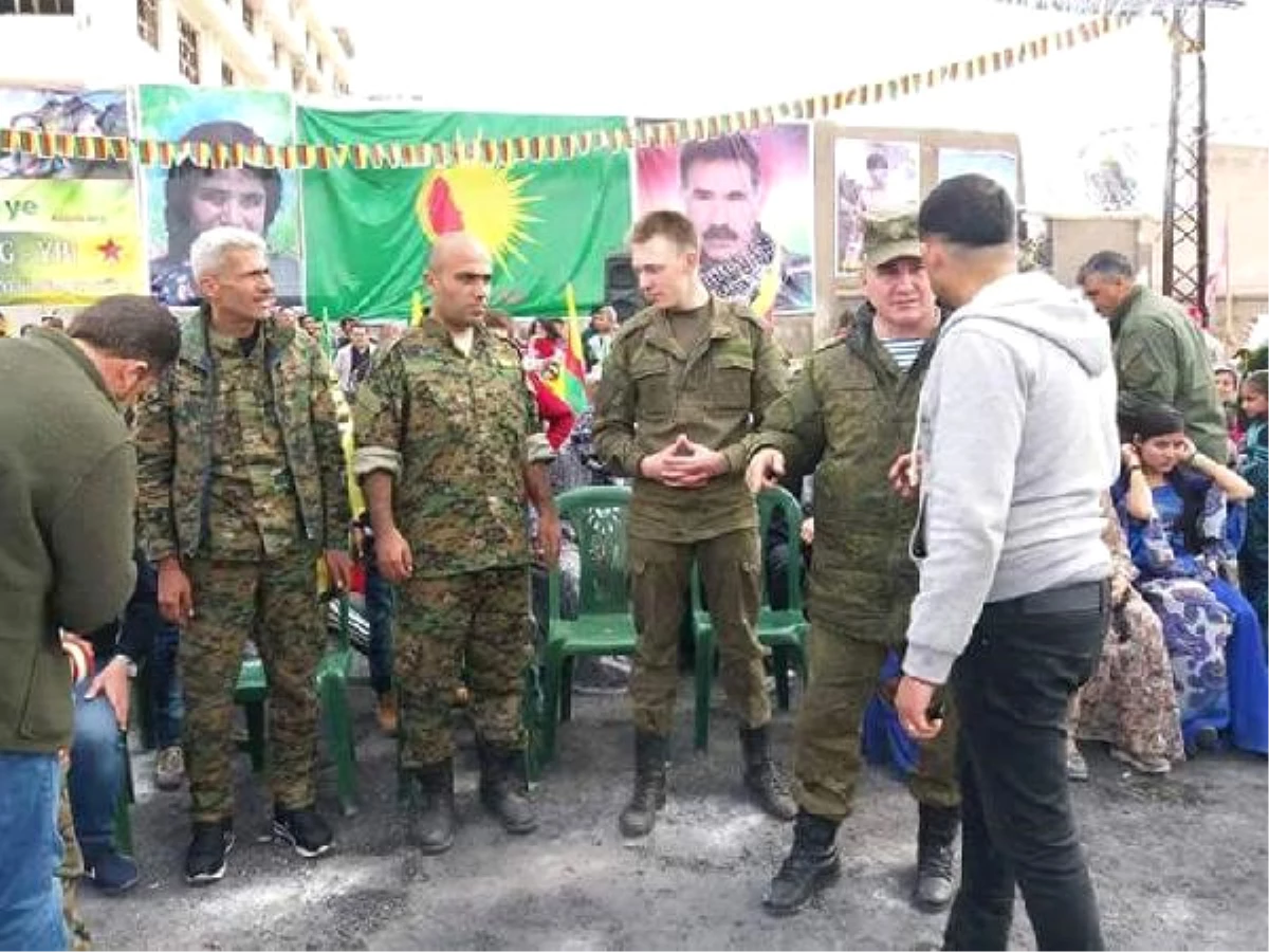 Dha Yurt: Rus Askerleri, Halep\'te Nevruz\'da Ypg ve Ypj Bayrakları ile Poz Verdi