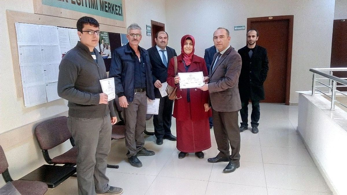 Dörtyol\'da Arı Yetiştiricilerine Arıcılık Sertifikası
