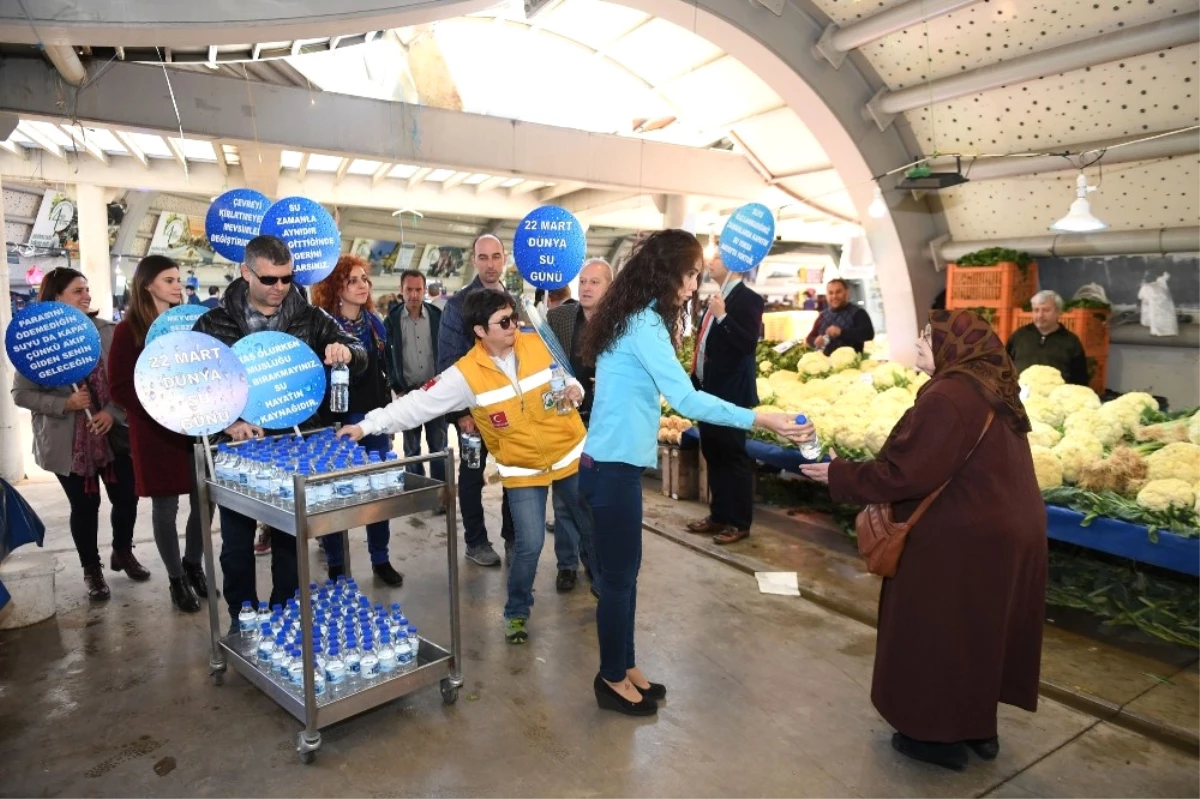 Dünya Su Günü\'nde Vatandaşlara Su İkramı