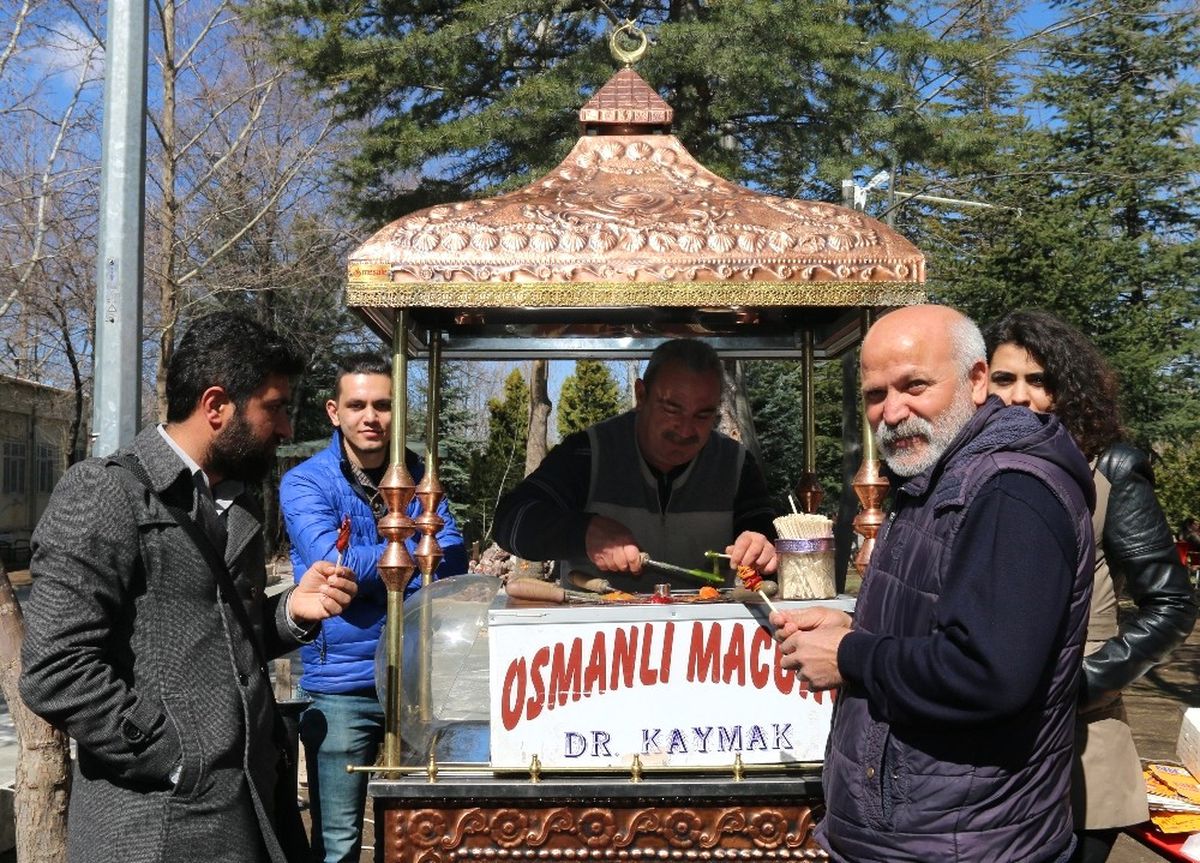 Erü\'de "Kudüs İçin Kitap ve Gıda Kermesi" Düzenlendi