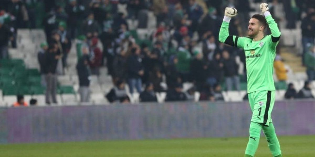 Fenerbahçe\'de Kaleye İki Aday!