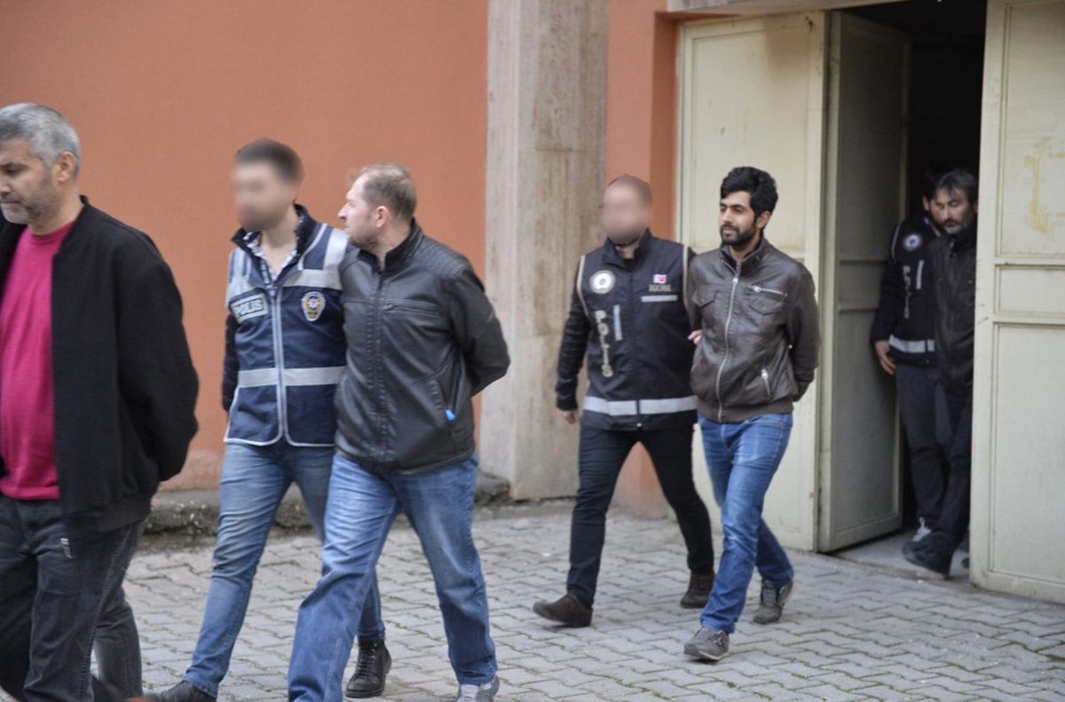 Fetö Soruşturmasında 17 Eski Polis Tutuklandı