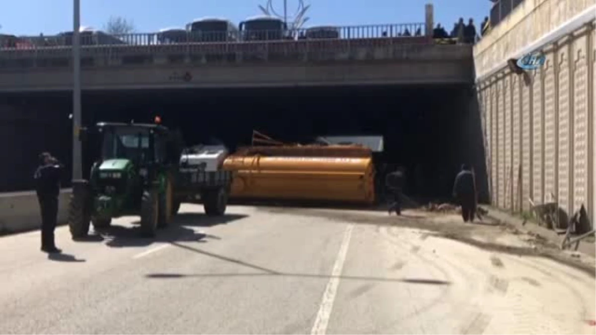 Freni Boşalan Vidanjör Köprüden Uçtu