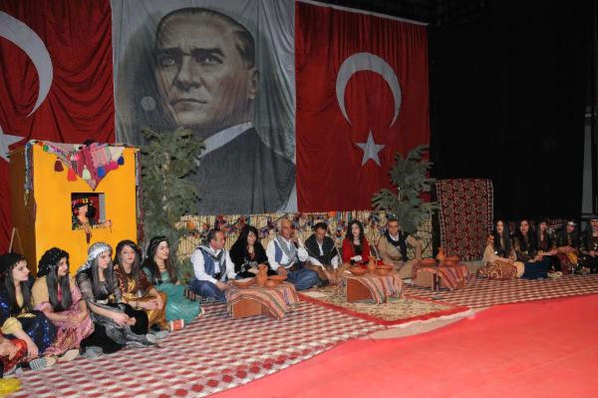 Hakkari Belediyesi\'nin Nevruz Etkinliği