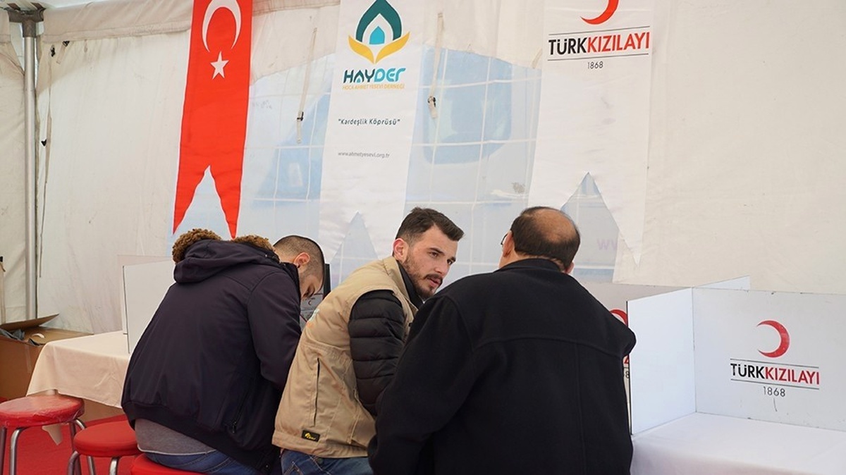 Hayder ve Kızılay\'dan Kan Bağışı Kampanyası