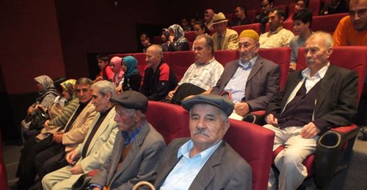 Huzurevi Sakinlerinin Sinema Keyfi
