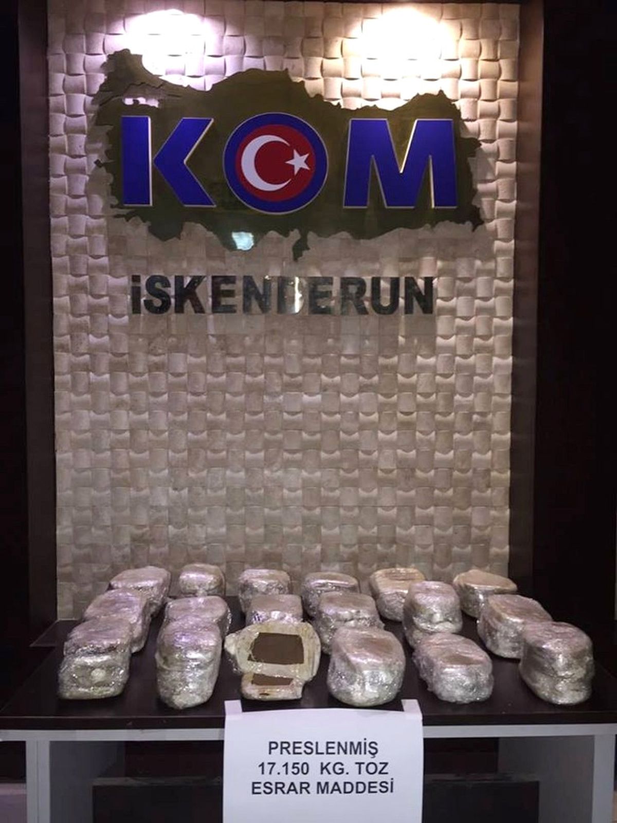 İskenderun\'da 17 Kilo Esrar Ele Geçirildi
