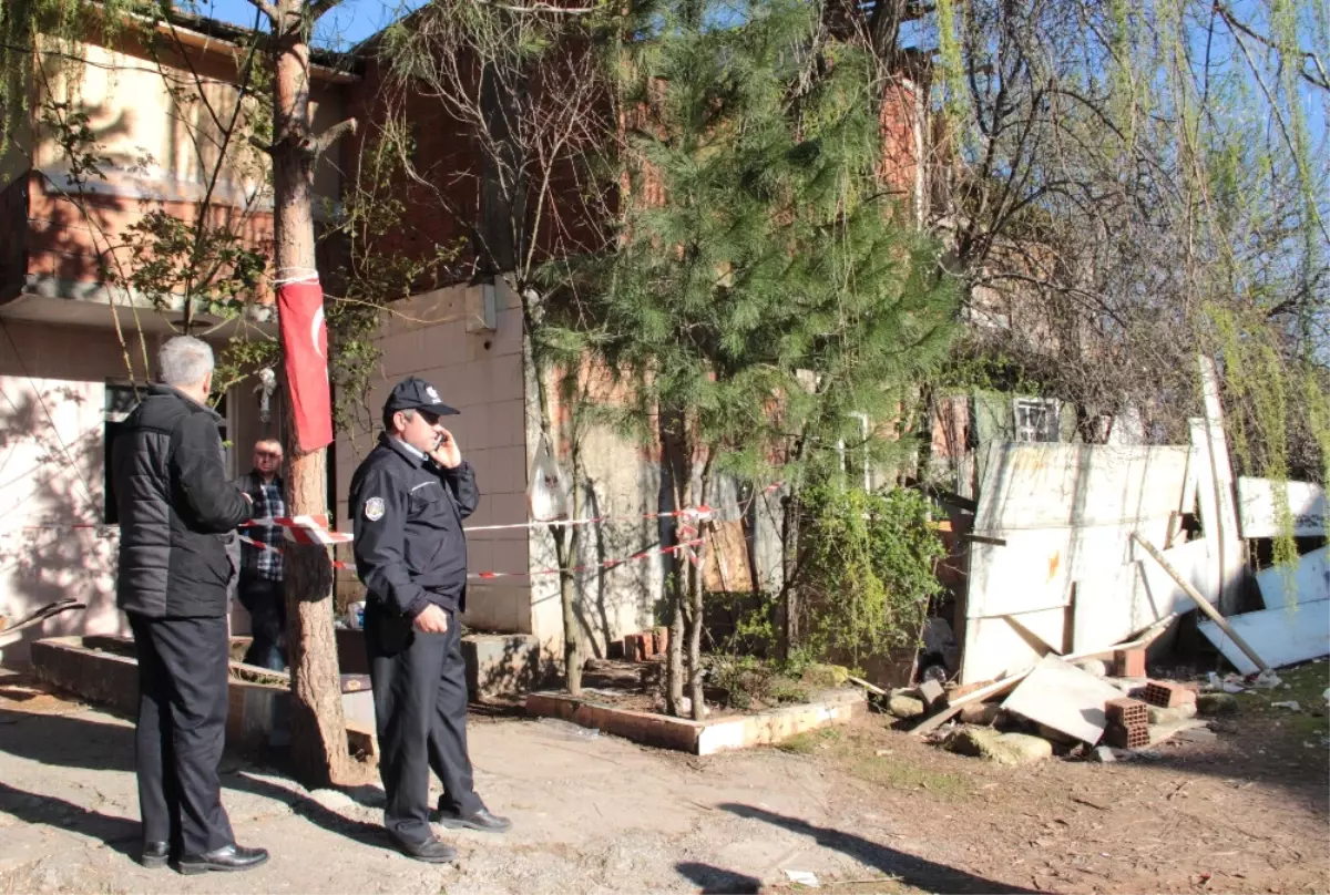 Istanbul\'da Gecekondu Yangını: 1 Ölü