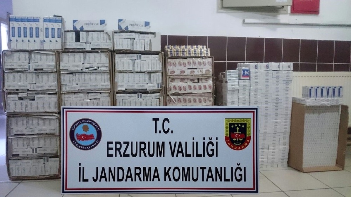 Kaçak Sigaraları Toprağa Gömmeye Çalışan Şüpheliler Suçüstü Yakalandı