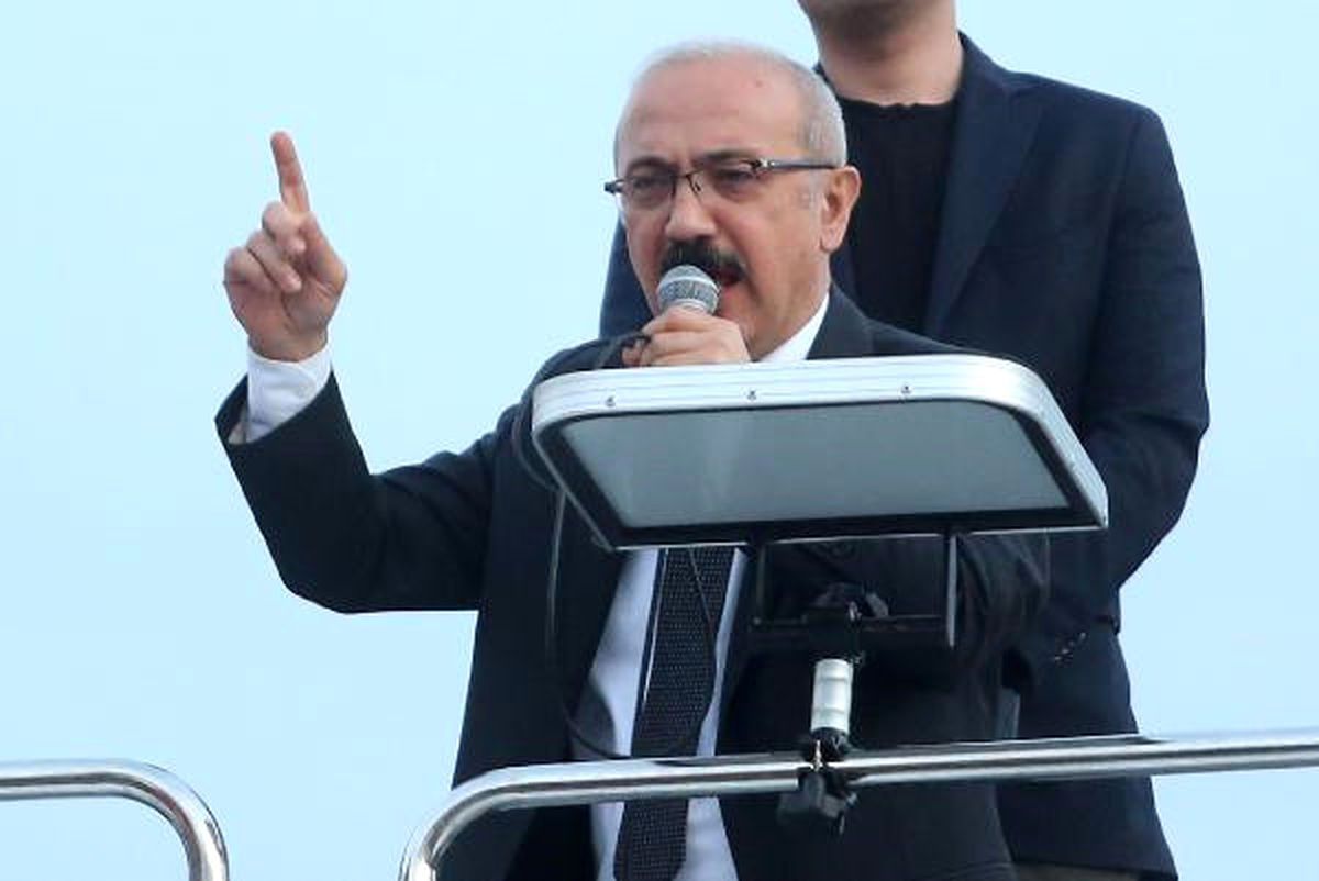 Kalkınma Bakanı Elvan, Mahallelilerle Buluştu