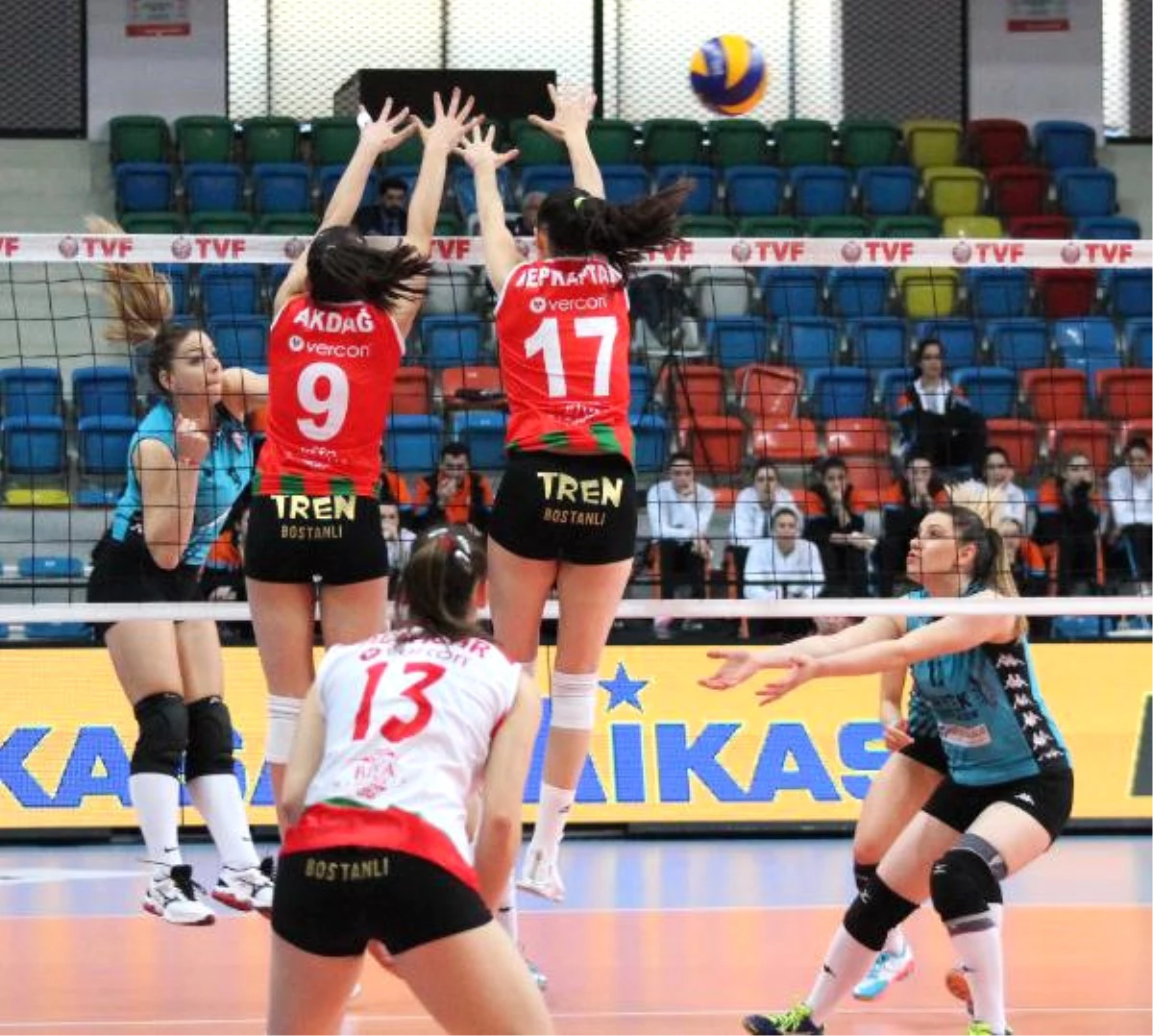 Karşıyaka-Pursaklar Voleybol İhtisas: 0-3