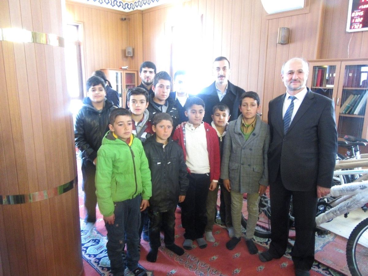 Kaymakam Çiçekli Gençleri Ödüllendirdi