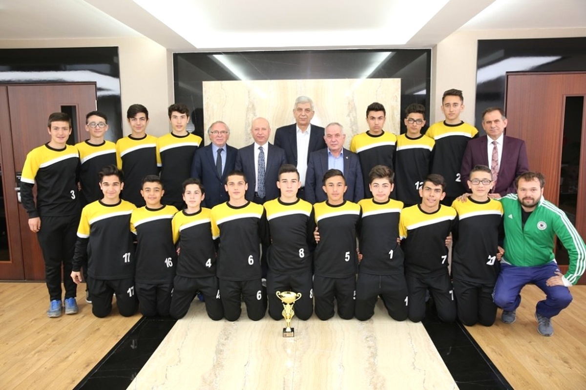 Kayseri Şampiyonu Başkan Çolakbayrakdar\'ı Ziyaret Etti
