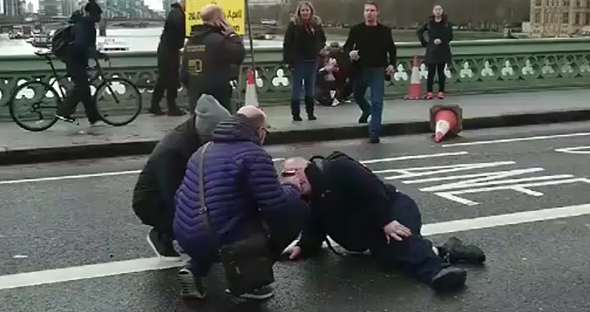 Londra\'da Saldırı : 2 Kişi Vuruldu Yaklaşık 12 Yaralı Var