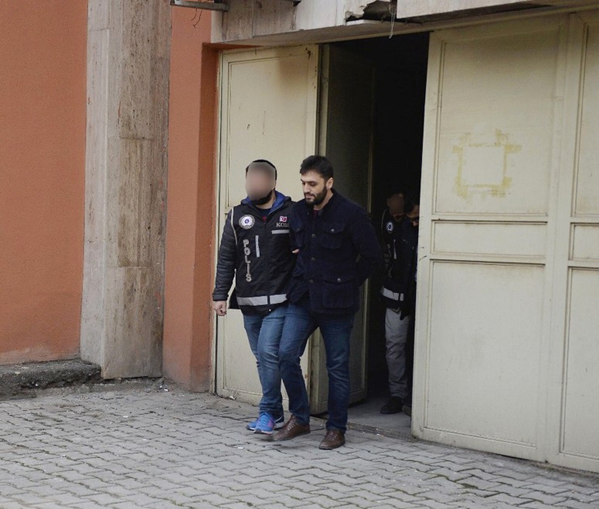 Mardin\'de Merkezli Fetö Soruşturmasında 17 Eski Polis Tutuklandı