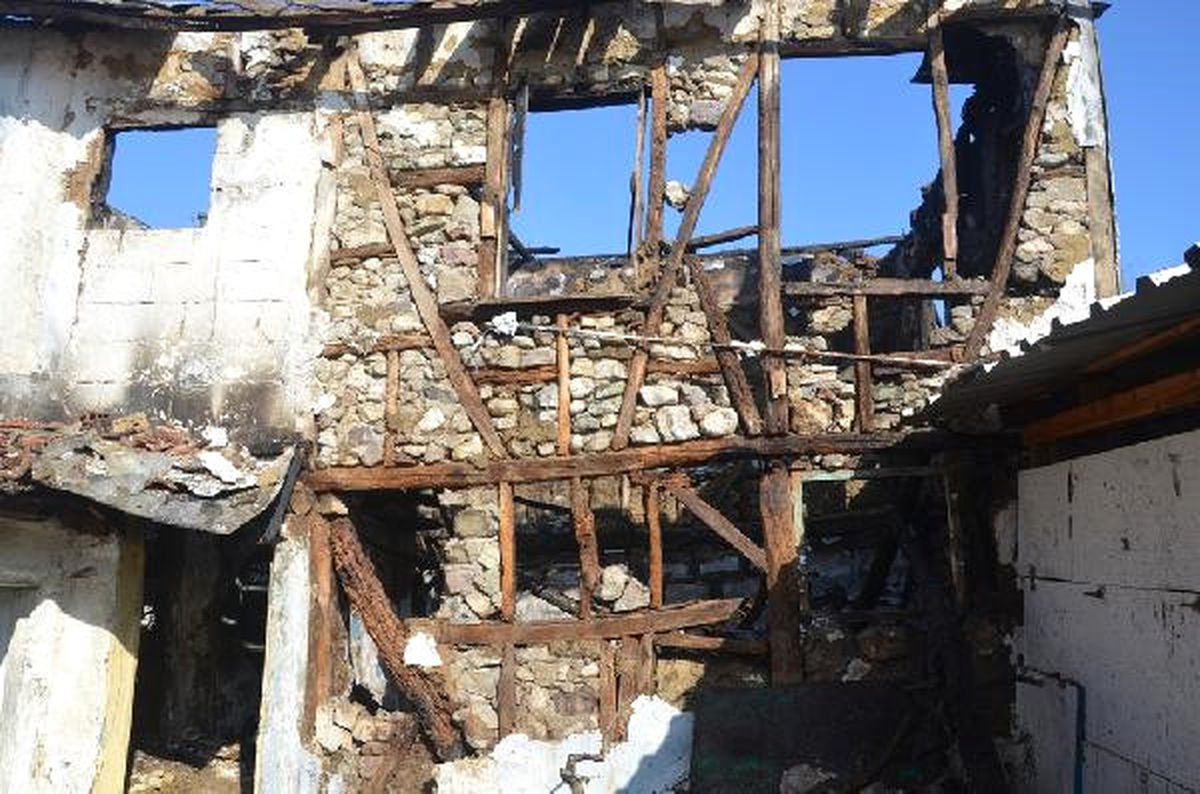 Mersin\'de Yalnız Yaşayan Kadın Evinde Çıkan Yangında Öldü