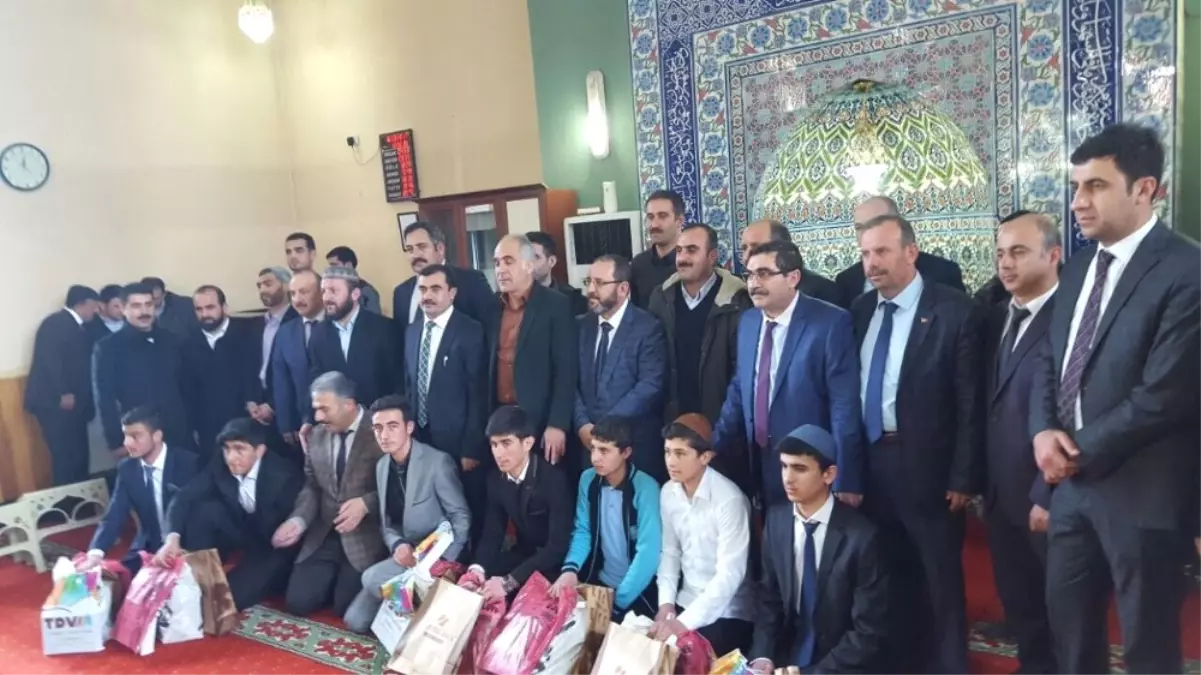 Muş\'ta Genç Bilaller Ezan Okuma Yarışması