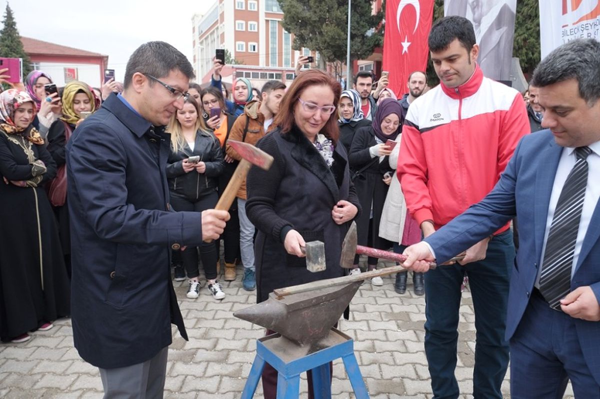 Nevruz Ateşi Yakıldı, Örste Demir Dövüldü ve Fidanlar Toprakla Buluşturuldu