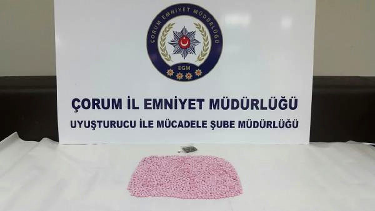 Otomobildeki 1336 Uyuşturucu Hapı \'Zeus\' Buldu