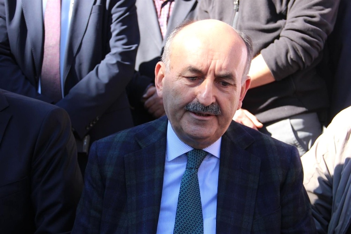 Özhaseki: "Camiler Medeniyetimizin Gerek Mimari Açıdan Gerek Toplumsal Açıdan Merkezi Durumunda...
