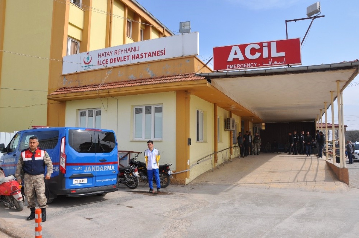 Pkk-Pyd\'li Keskin Nişancı Terörist Türk Askerini Şehit Etti