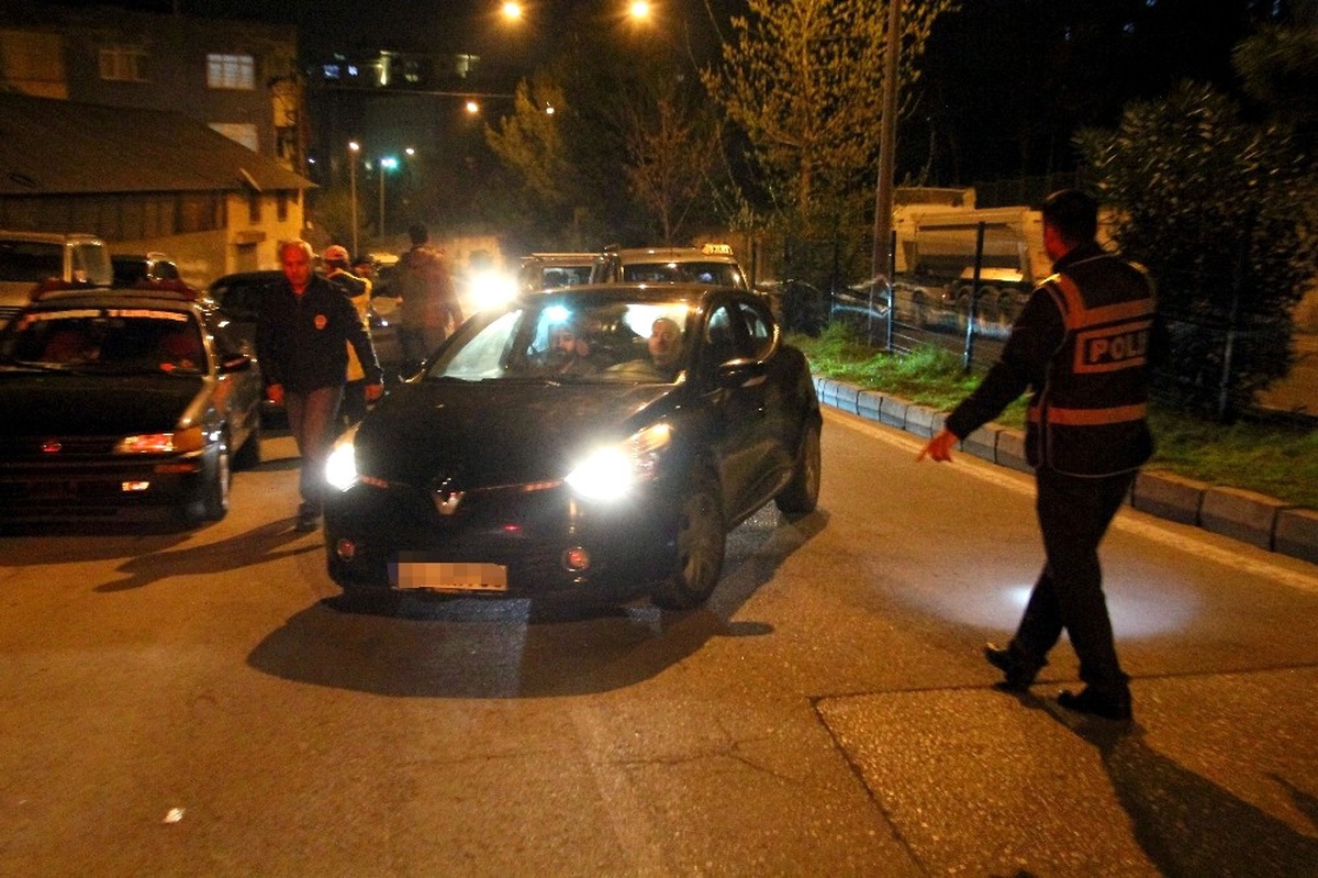 Samsun Polisinden Şüpheli Araç Uygulaması