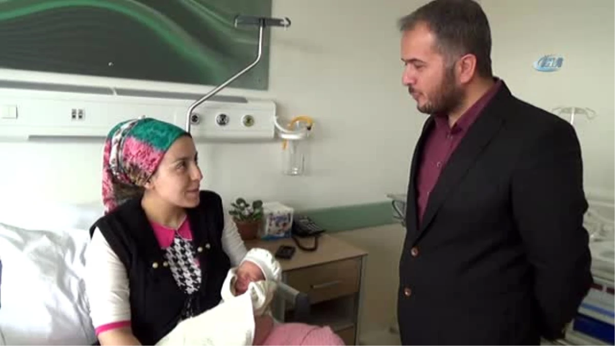 Şehir Hastanesinde Dünyaya Gelen İlk Bebeğe Burs ve İş Garantisi