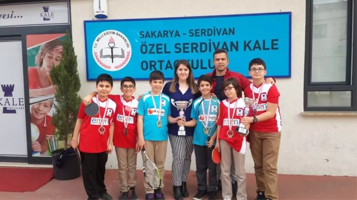 Serdivan Kale Koleji Sporda Başarıya Doymuyor