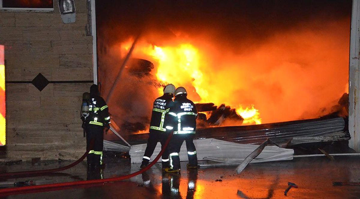 Silivri\'de Fabrika Yangını