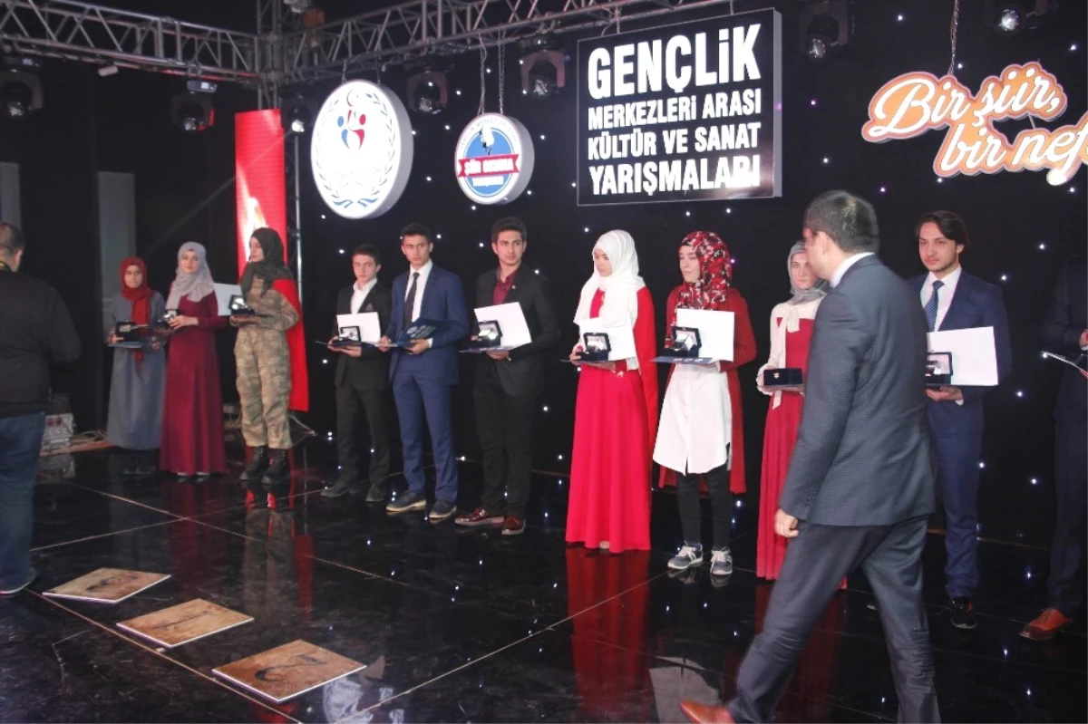 Sinema Anadolu, Gençlik Merkezleri Arası Şiir Okuma Yarışması\'na Ev Sahipliği Yaptı