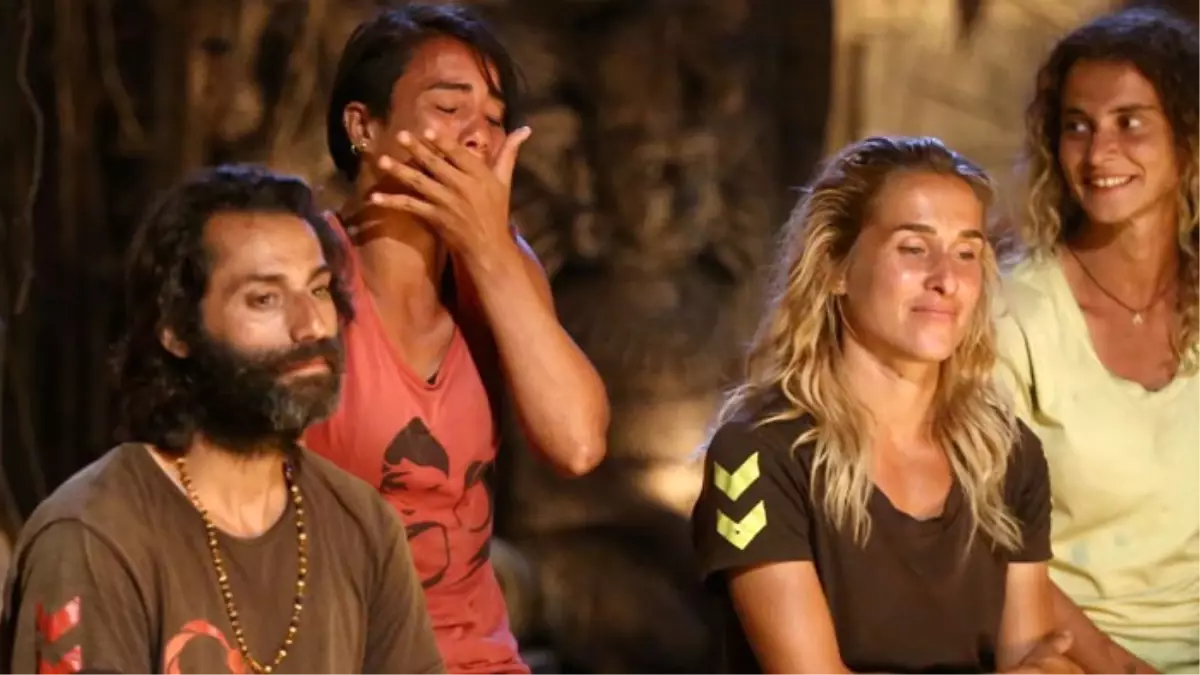 Survivor\'a Veda Eden Sedat, Sadece Pınar ve Şahika\'ya Sarıldı