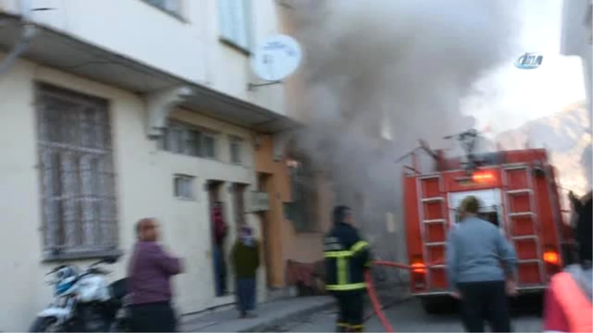 Tosya\'da Ev Yangını Korkuttu