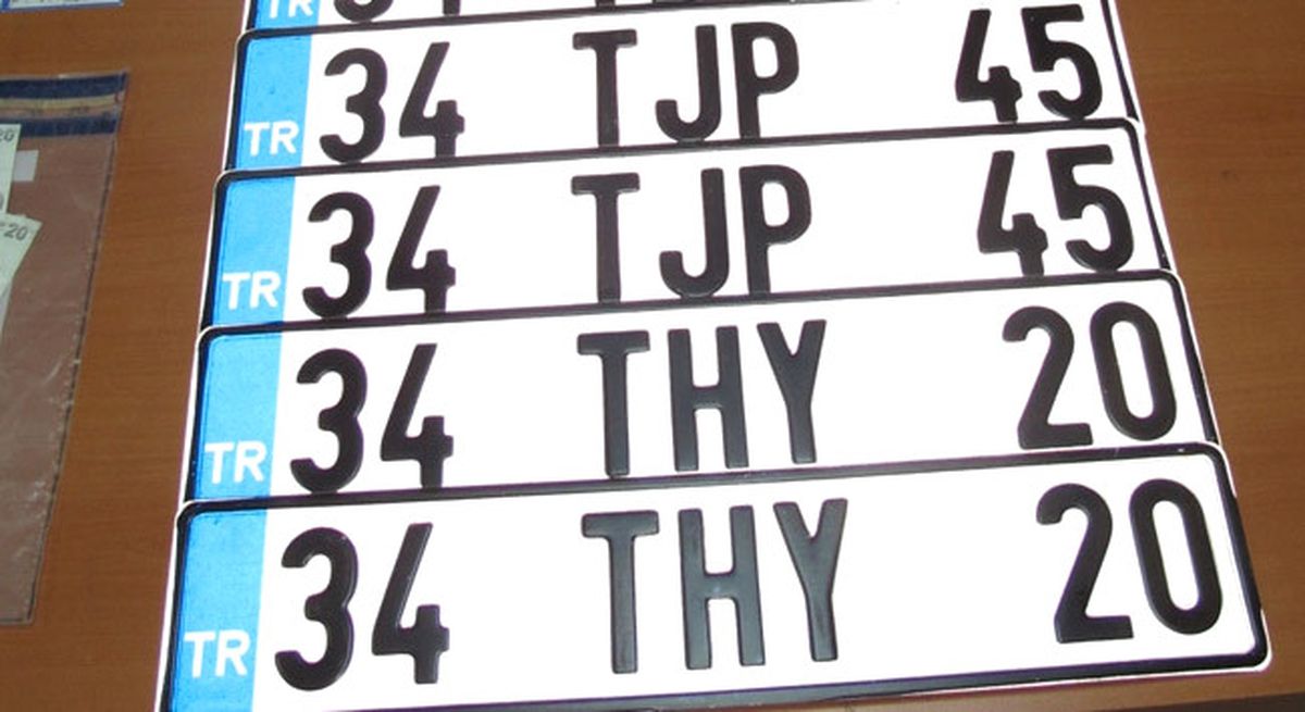 Tşof Sahte Plakaların Peşinde