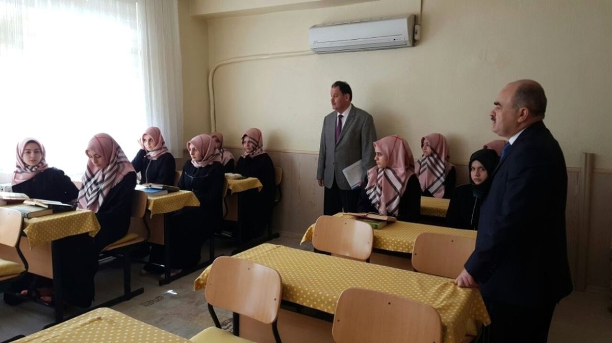 Vali Dağlı, Hamidiye Kur\'an Kursunu Gezdi
