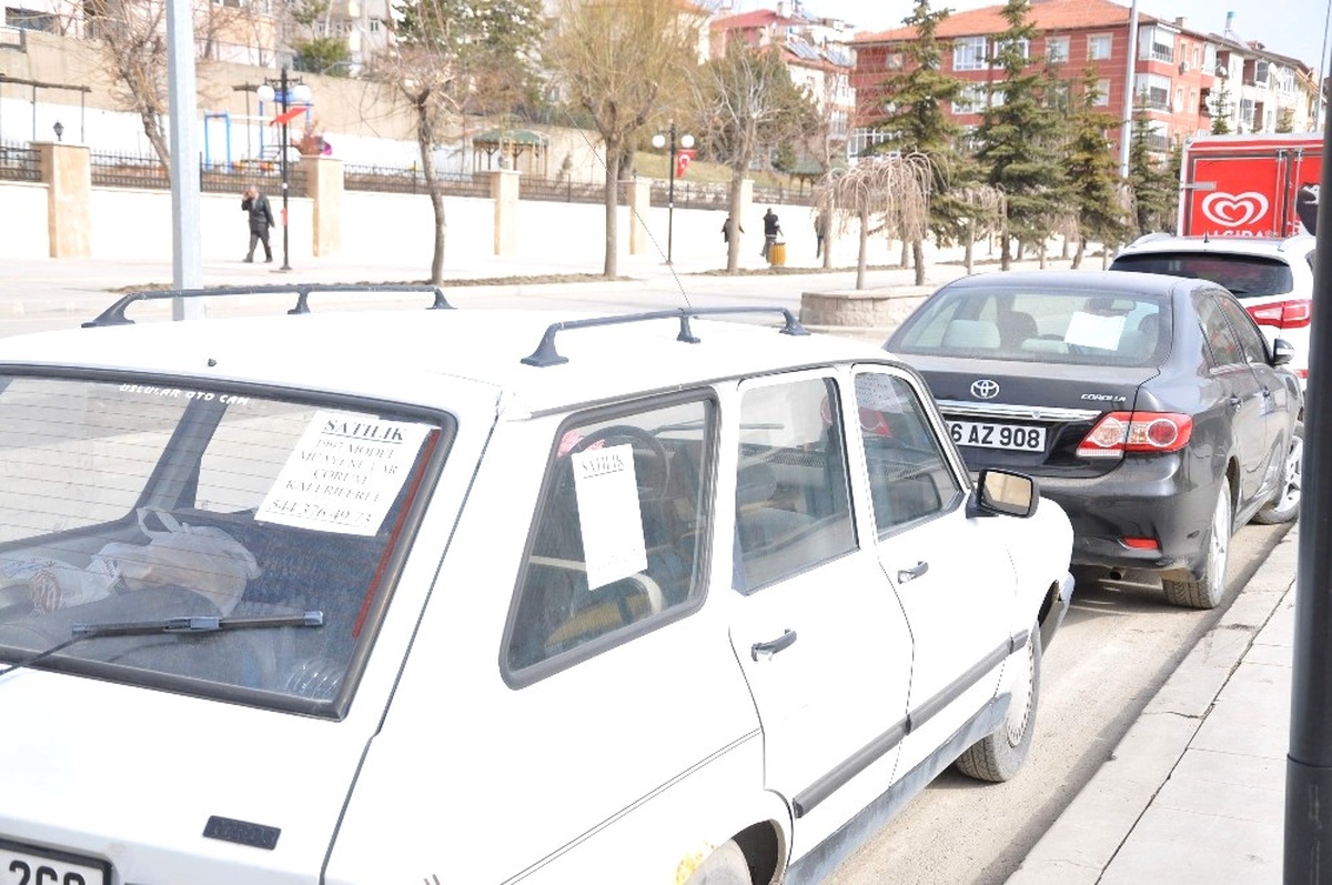 Yozgat\'ta Caddeler Oto Galeriyi Aratmıyor