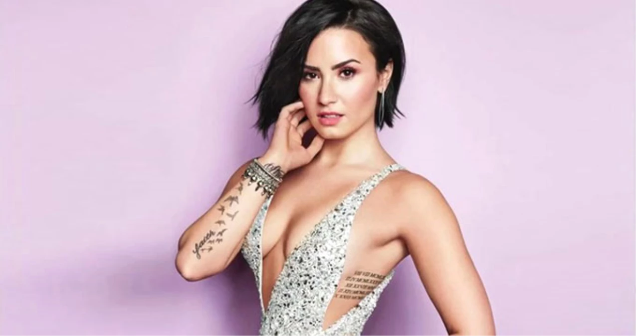 ABD\'li Şarkıcı Demi Lovato\'nun Çıplak Fotoğrafları Yayınlandı