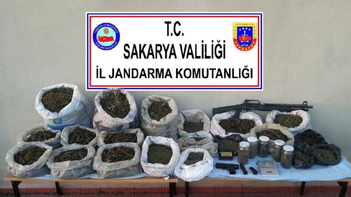 Adapazarı\'nda 24 Kilo Esrar Ele Geçirildi