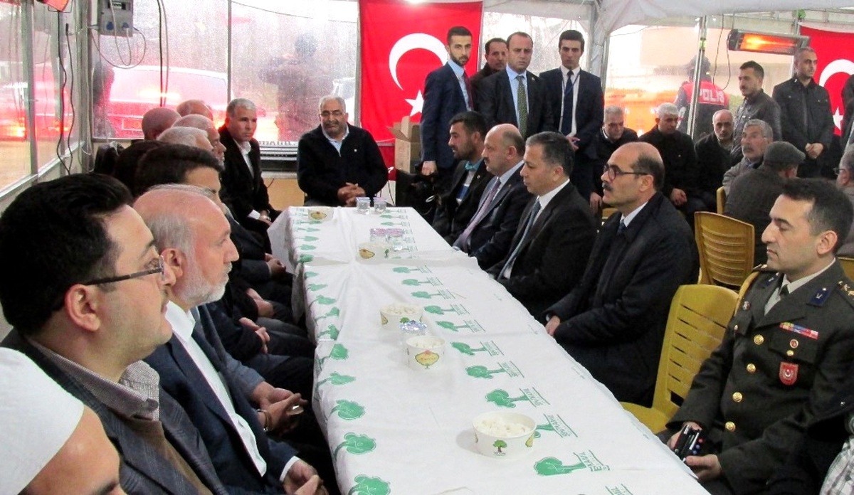 Bakan Işık\'tan Lice Şehidinin Ailesine Taziye Ziyareti