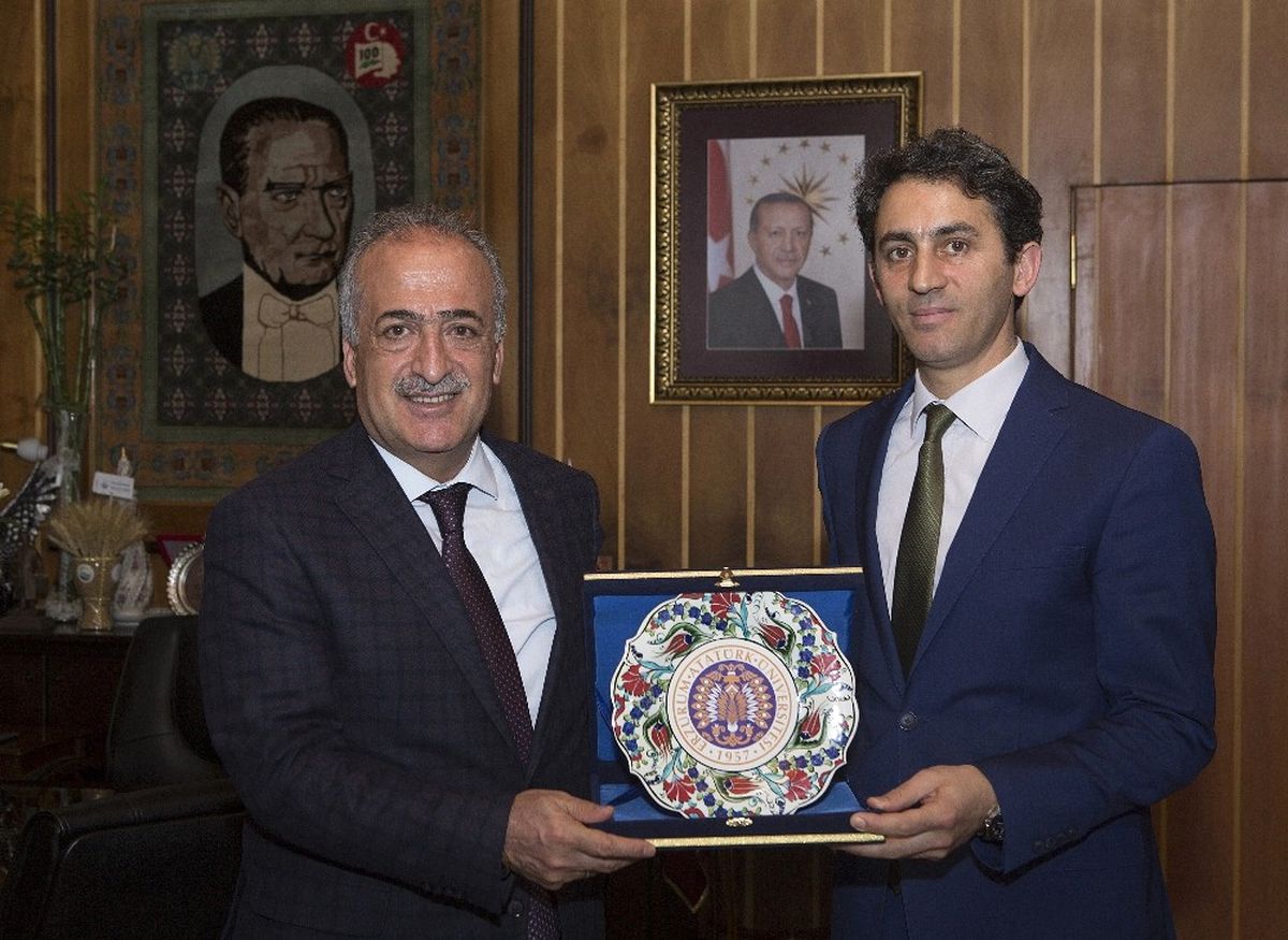 Başkan Saim Köroğlu\'ndan Rektör Çomaklı\'ya Veda Ziyareti