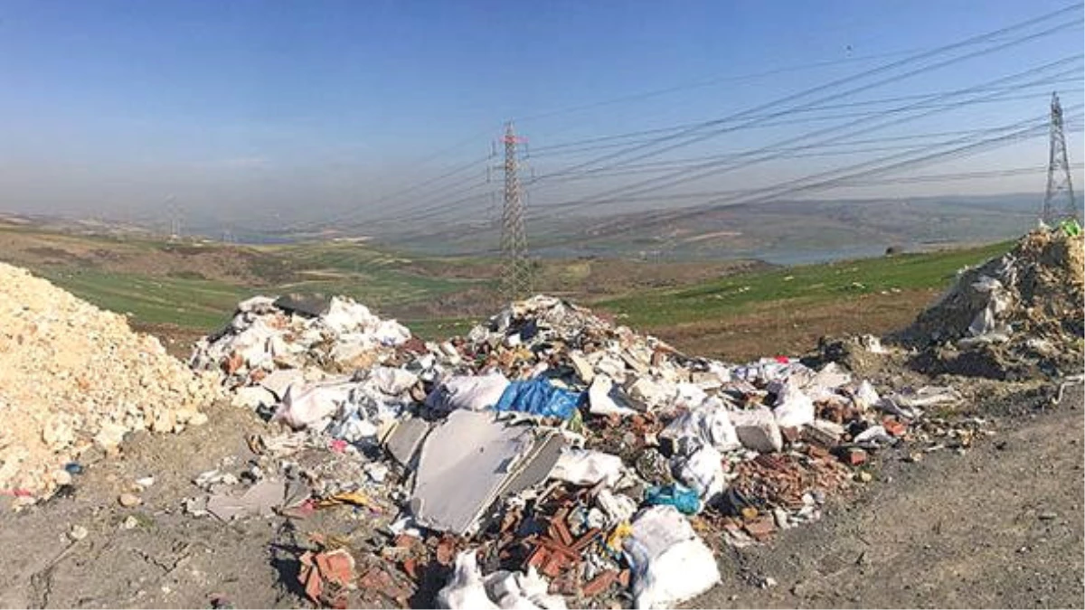 Sazlıdere Barajı Çevresine Dökülen Molozlar, İstanbul\'un Suyunu Tehdit Ediyor