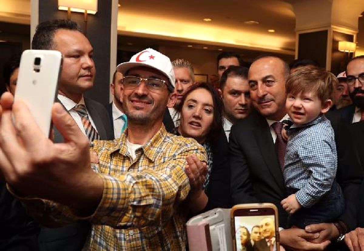 Çavuşoğlu: Türkiye\'de Hainlere Yer Yok!