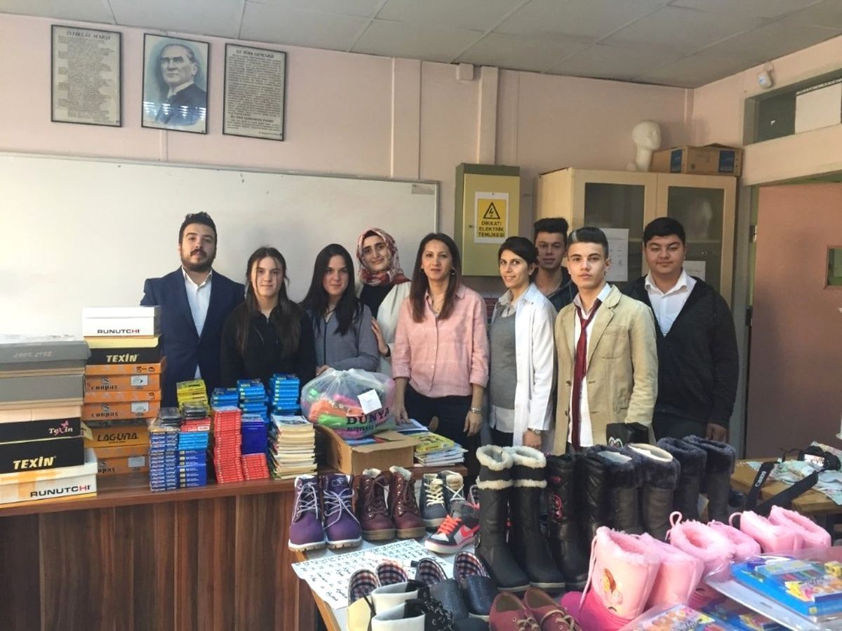 Çaycuma\'dan Gürpınar\'daki İlkokula Büyük Destek