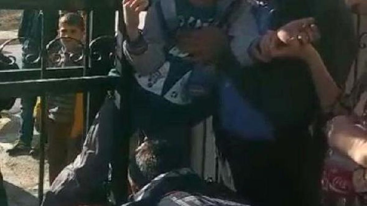 Çocuğun Ayağı Kapıya Sıkıştı