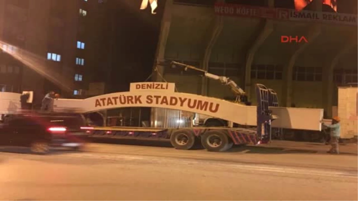 Denizli - Atatürk Stadı\'nın Isim Tabelasının Sökülmesi Tartışma Yarattı